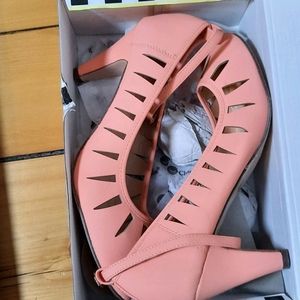 Brand New Chase + Chloe pink heels